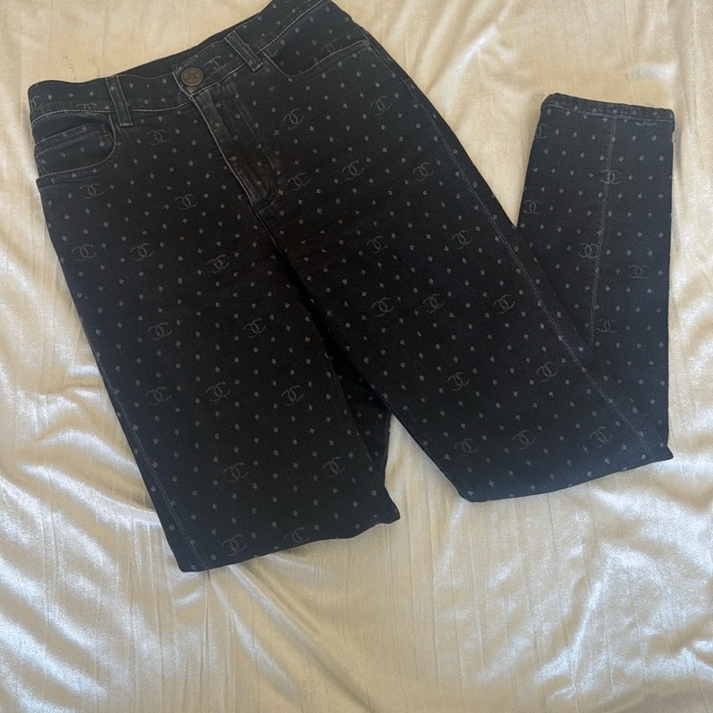 Chanel Black Polka Dot Jeans Elegant Design - Picture 2 of 4
